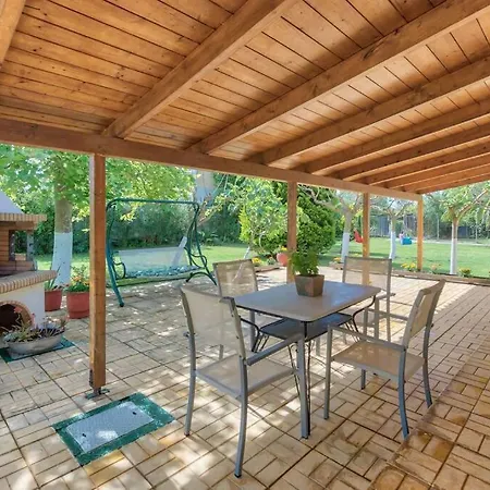 Gina's House بيت للعطل *