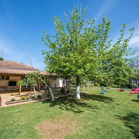 Gina's House Tatil Evi *